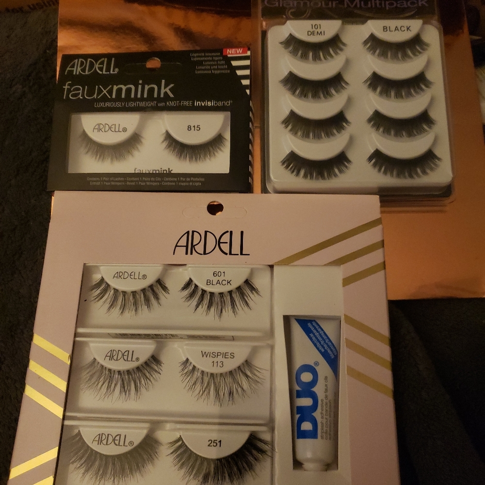 Eye lashes